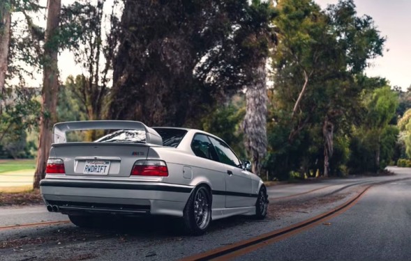 Китай Spoiler Lotka BMW E36 GT CLASS Czarny Połysk Спойлер чорний для BMW E36 GT CLASS, замінник