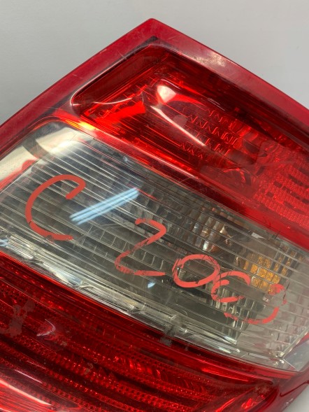 Mercedes-Benz OE LAMPA TYLNA PRAWA A2048203664 MERCEDES ЛАМПА ЗАДНЯ ПРАВА A2048203664 MERCEDES