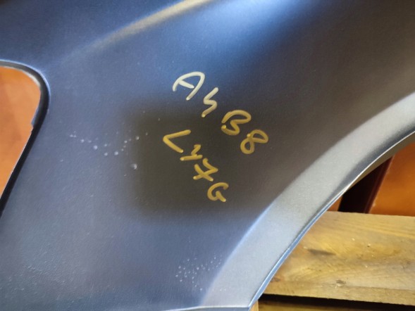 Китай BŁOTNIK PRAWY PRZÓD AUDI A4 B8 PRZEDLIFT LY7G БРИЗКОВИК ПРАВИЙ ПЕРЕДНІЙ AUDI A4 B8 ПЕРЕДЛІФТ LY7G
