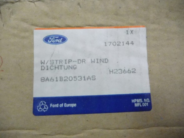 Ford OE Ущільнювач ніші передніх дверей Ford Fiesta 3-D 2008- 1702144