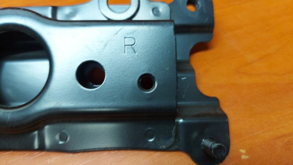 Toyota OE 53211-42903 RAV4 IV 12-18 Кронштейн / Підсилювач ременя безпеки ПРАВИЙ ПЕРЕДНІЙ TOYOTA RAV4 IV 12-18