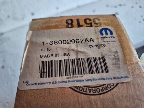 Jeep OE Замок сидіння MOPAR лівий 68002967AA Jeep Wrangler 3.6 L 08-