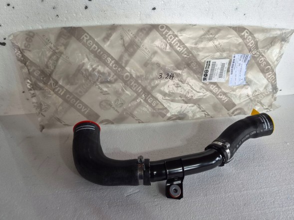 Alfa Romeo OE Трубка (шланг) інтеркулера 50527068 / 68308188AA Alfa Romeo Mito 1.4