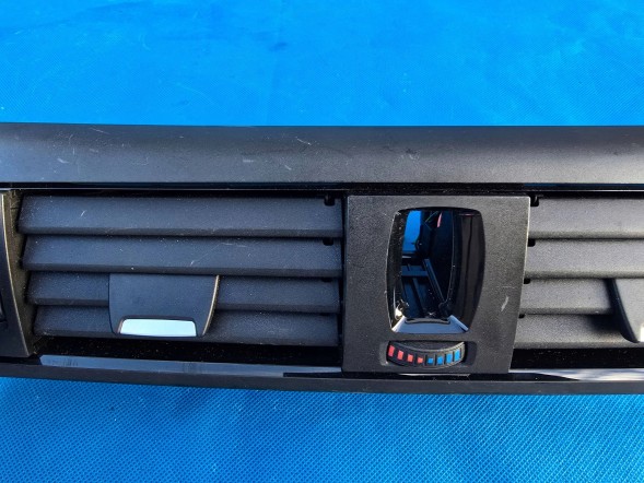 BMW OE QUA8124 ПАНЕЛЬ ОБДУВУ КОНСОЛІ ЦЕНТР BMW F20 F22 F21 F23 9207116 ОРИГІНАЛ