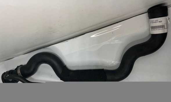 BMW OE 8 511 623 Bmw e90 lci e91 lci e92 lci шланг доп. Радіатора від двигуна, верхній 8511623