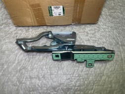 Land Rover OE LR117305 K8D216801A K8D2-16801-A GHR3A zawias zawiasy maski pokrywy przód przedniej silnika maska lewy lewa strona land rover range rover evoque l551 ШАРНІР КАПОТА RANGE ROVER EVOQUE L551 ЛІВИЙ