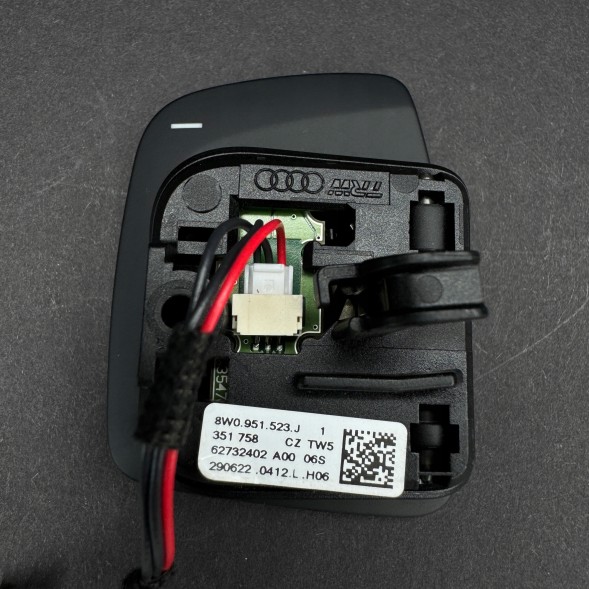 Audi OE 8W0.951.523.J , 8W0951523J Audi s3 s4 s5 a3 a4 a5 q2 q3 лопатки перемикання передач нові