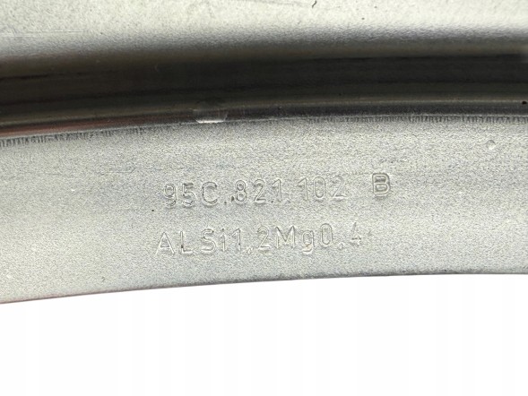 Porsche OE 95C82102B Bumper3 b382b82 Крило переднє праве Porsche Macan II 95C (2024-) 95C821102B