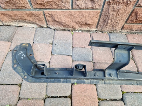 Nissan OE 07051358 Опорна балка радіатора Nissat X Trail T32