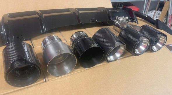 BM KOŃCÓWKI CARBON 65MM 92MM 105MM CZARNE Насадка вихлопної труби 65/92 мм, 105 мм, карбон, чорна, для BMW 320 330i G20 21 G42 G22 26
