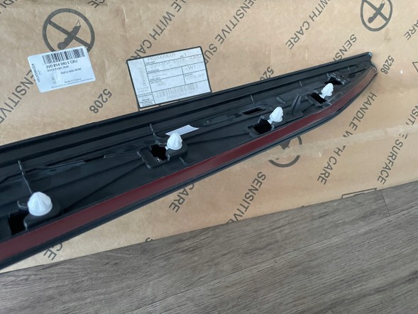 Skoda OE 3V0854940E GRU RH SUPERB 3 III 15-23 НАКЛАДКА ДВЕРІ ПЕРЕДНЯ ПРАВА 3V0 OE