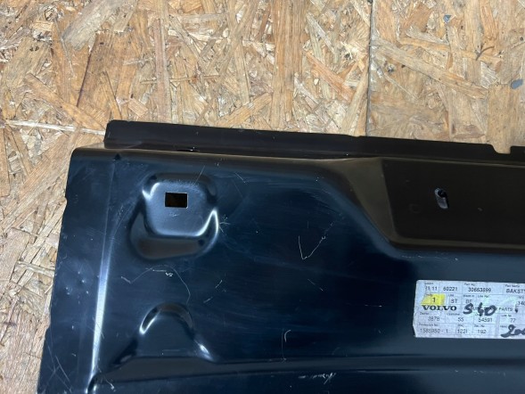 Volvo OE VOLVO S40 II 2004 - 2012 PANEL ŚRODKOWY NADWOZIA PAS TYŁ 30663899 VOLVO S40 II 2004 - 2012 ЦЕНТРАЛЬНА ПАНЕЛЬ КУЗОВА РЕМІНЬ ЗАДНЬОЇ ЧАСТИНИ 30663899