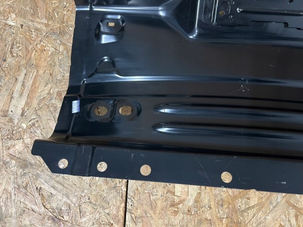 Volvo OE VOLVO S40 II 2004 - 2012 PANEL ŚRODKOWY NADWOZIA PAS TYŁ 30663899 VOLVO S40 II 2004 - 2012 ЦЕНТРАЛЬНА ПАНЕЛЬ КУЗОВА РЕМІНЬ ЗАДНЬОЇ ЧАСТИНИ 30663899