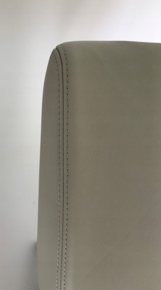 Volkswagen OE VW TOUAREG III ПІДЛІКОТНИК ШКІРА 760864207 PGT