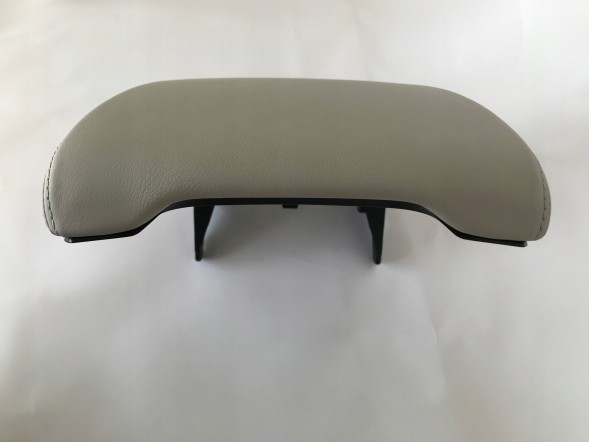 Volkswagen OE VW TOUAREG III ПІДЛІКОТНИК ШКІРА 760864207 PGT