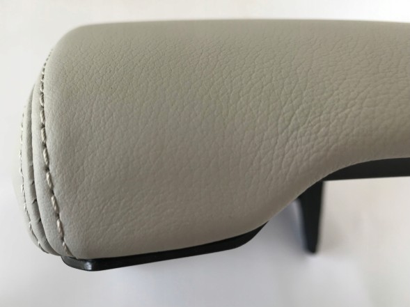 Volkswagen OE VW TOUAREG III ПІДЛІКОТНИК ШКІРА 760864207 PGT