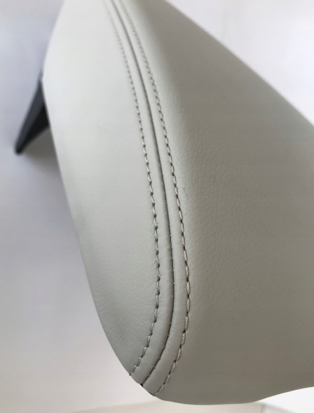 Volkswagen OE VW TOUAREG III ПІДЛІКОТНИК ШКІРА 760864207 PGT
