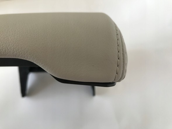 Volkswagen OE VW TOUAREG III ПІДЛІКОТНИК ШКІРА 760864207 PGT