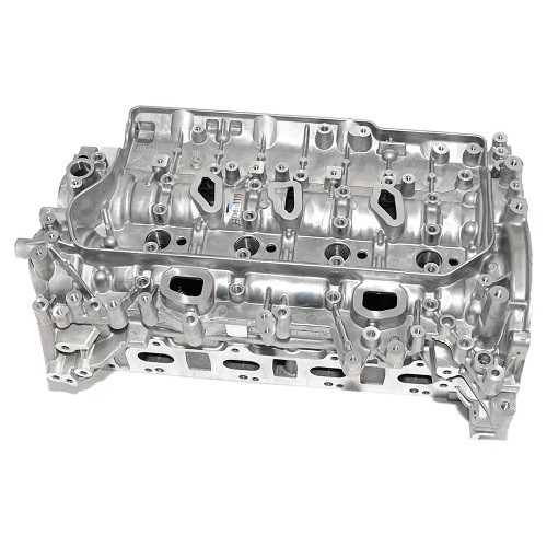 110415059R RENAULT Головка блоку двигуна