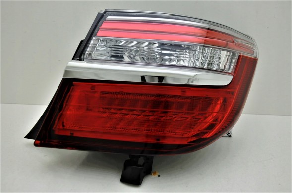 Китай WE8112-1946R3UESL TOYOTA CAMRY 2015-17 ЛАМПА ПРАВА НОВА LED