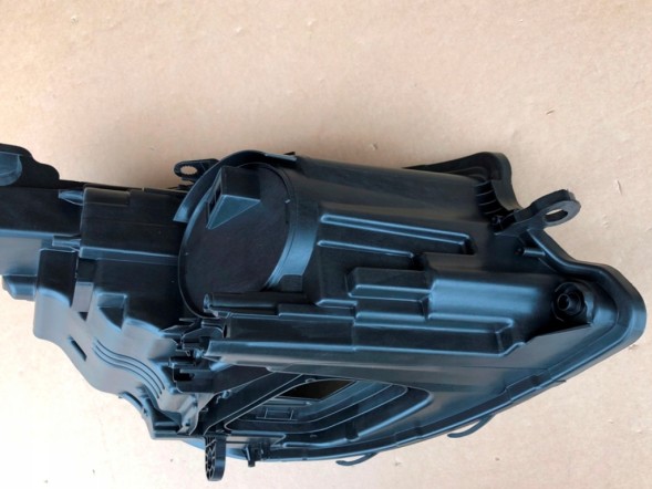 ВОЛЛЕР L.169/185. Балон корпус щиток лампи фари лівий фронт для mercedes e w213 lift