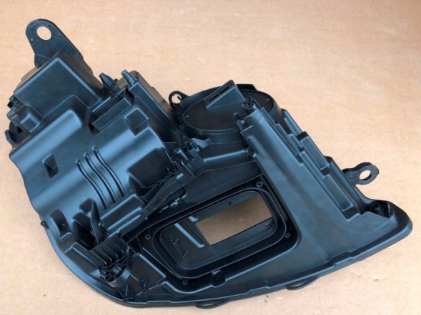 ВОЛЛЕР L.169/185. Балон корпус щиток лампи фари лівий фронт для mercedes e w213 lift