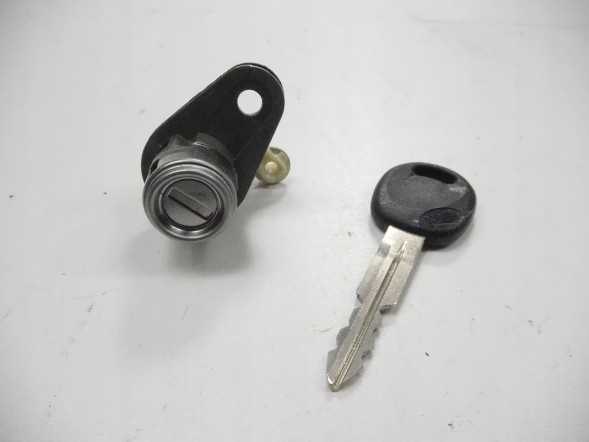 Hyundai OE Циліндр замка кришки багажника Hyundai Santa FE OE 81250 26A00