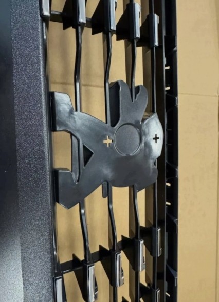 PC SD3Y6 РЕШІТКА ПЕРЕДНЬОГО БАМПЕРА PEUGEOT 208 2019- 98232100VD З ЗАГЛУШКОЮ