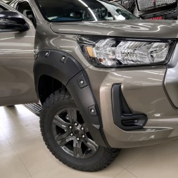 Китай 24148 Розширювачі колісних арок для Toyota Hilux Revo 2021+ чорні, комплект зі шпильками