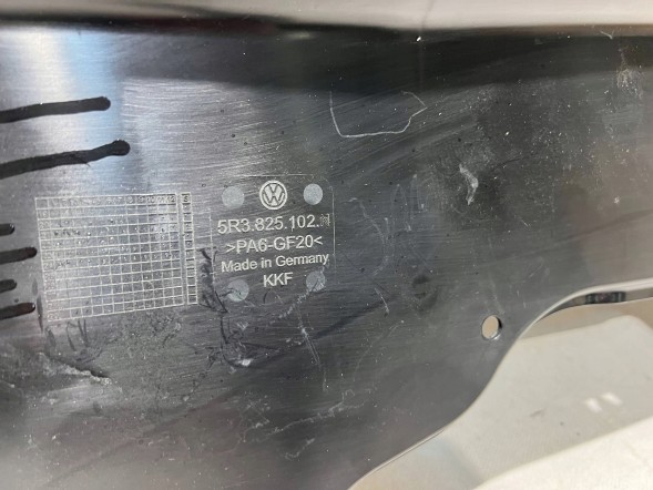 Volkswagen OE 5R3825102N pmi150921 ЗАХИСТ ДНИЩА ПРАВИЙ НИЖНІЙ VW CADDY 21- 5R3825102N