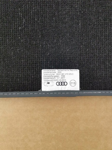 Audi OE Велюрові килимки Audi A5 8W6061270 MNO