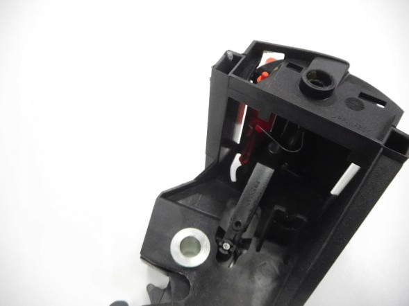 Mazda OE ЗАМОК ЗАМОК MAZDA OE DD10-88-470B-97