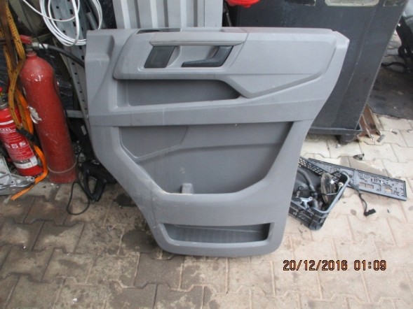 Volkswagen OE WWWWS44448 ОБКІВКА ПРАВІХ ДВЕРЕЙ VW CRAFTER II 7C0 18-21 РІК