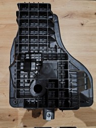 Mopar 68438744AB КРІПЛЕННЯ АКУМУЛЯТОРА ПРАВЕ КОШИК Jeep Grand Cherokee WL 2021-2025