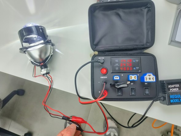 Китай BIL-SAN-S6pro-6000K Універсальна бі-LED лінза 2,5" H4/H7 для легкових автомобілів