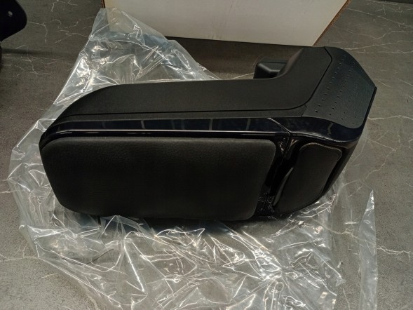 Hyundai OE podlokietnik Armster 2 hyundai i20 Підлокітник Rati - Armster 2 Hyundai I20 09r чорний