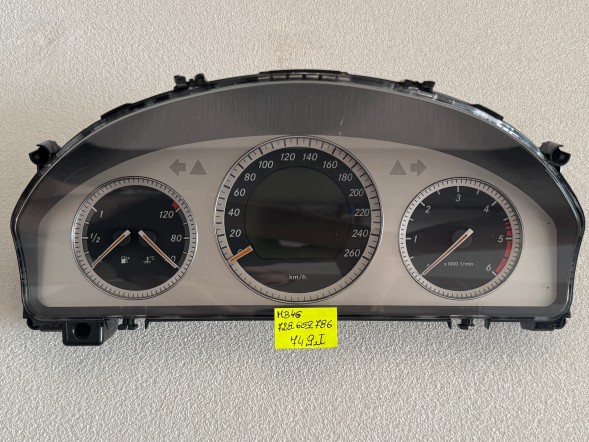 Mercedes-Benz OE ЛІЧИЛЬНИК ПРИЛАДІВ СПІДОМЕТР MERCEDES BENZ C-КЛАС W204 A2045404548025194