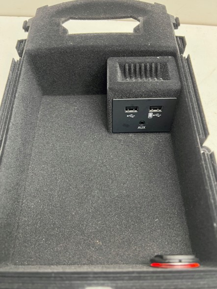 Audi OE 4G0035736 (N.29) ОРИГІНАЛЬНИЙ РОЗ'ЄМ ДЛЯ ВХОДУ USB AUX AUDI A6 A7 C7 4G0035736 72км