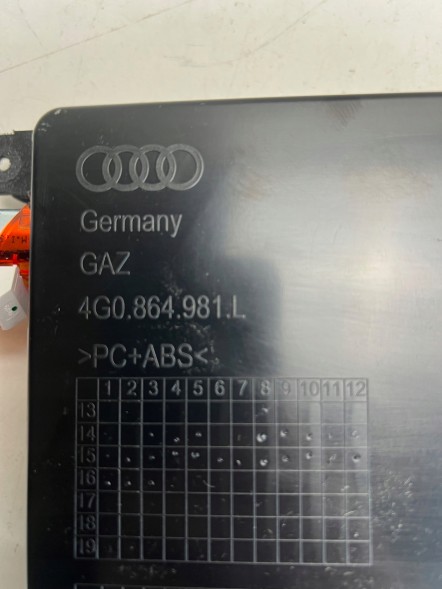 Audi OE 4G0035736 (N.29) ОРИГІНАЛЬНИЙ РОЗ'ЄМ ДЛЯ ВХОДУ USB AUX AUDI A6 A7 C7 4G0035736 72км