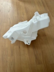 Toyota заводська комплектація 85315-02720 85315-02720 Бак омивача рідини toyota corolla e2119- нв універсал новий