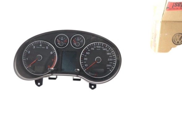 Volkswagen OE Лічильник (приладова панель) для Audi A3 8P VAG 8P0920931JX