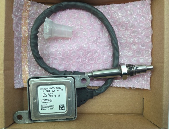 Mercedes-Benz OE SENSOR CZUJNIK NOX A0009058411 MERCEDES Датчик датчика nox a0009058411 mercedes - continental vitesco