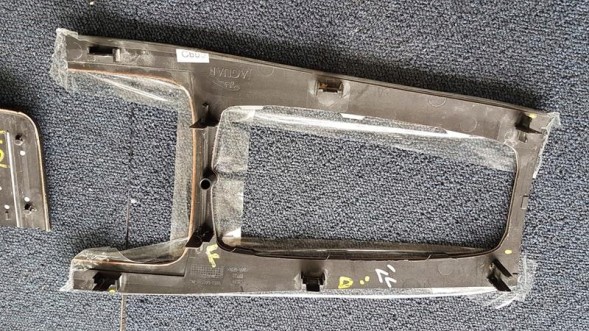 Jaguar OE КОНСОЛЬНА РАМКА JAGUAR C2P14627