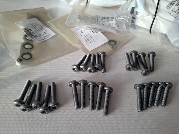 Volkswagen OE zestaw 6litrów G055529A2 0CK325121D 0CK325149D 0CK325421A 0CK325443 0CK325444 0CK325445 0CK325446 śruby miski 25szt Масло Volkswagen OE 5л з фільтрами та болтами для S-TRONIC Audi
