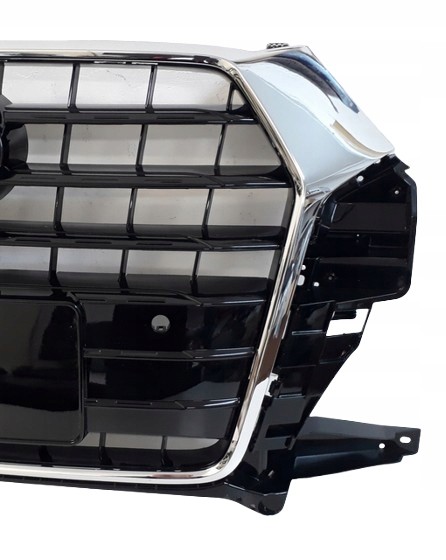 Китай AD821212 AUDI Q3 8U 15- LIFT РЕШІТКА РАДІАТОРА ЧОРНА ГЛЯНСЕВА + ХРОМ