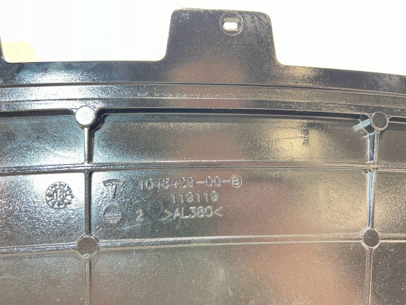 Tesla 1048429-00-B pmi150921 Спойлер кришки багажника TESLA MODEL X 1048429-00-B