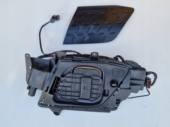 Hyundai OE PORT GNIAZDO ŁADOWANIA HYUNDAI KONA EV 2018-2020 Розкладачка розетка для зарядки Hyundai Kona Electric EV 18-20 OE 86340-K4000 НОВА