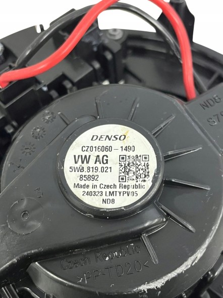 Volkswagen OE 5Q0907521F 5WB819021 Вентилятор VW 5WB819021