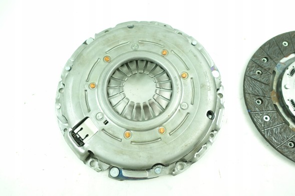Valeo 826867 Зчеплення / диск + кошик / alfa romeo 159 / f. Freemont 11-> 1.8tbi / 2.0jtdm