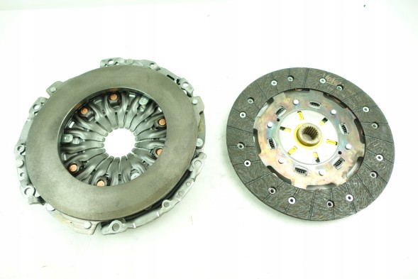 Valeo 826867 Зчеплення / диск + кошик / alfa romeo 159 / f. Freemont 11-> 1.8tbi / 2.0jtdm